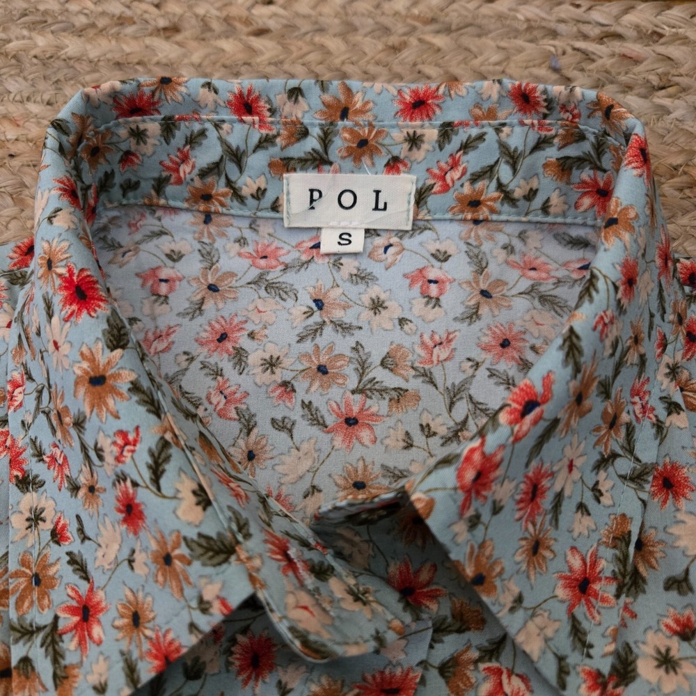 POL Dusty Floral Button down Relaxed Top Size SMALL NEW - Picture 4 of 5